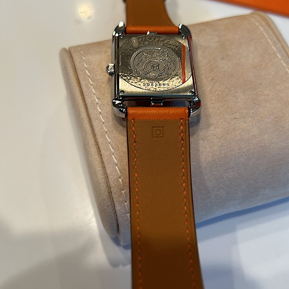 Authentic HERMES 31MM Cape Cod Watch. - Picture 8 of 9